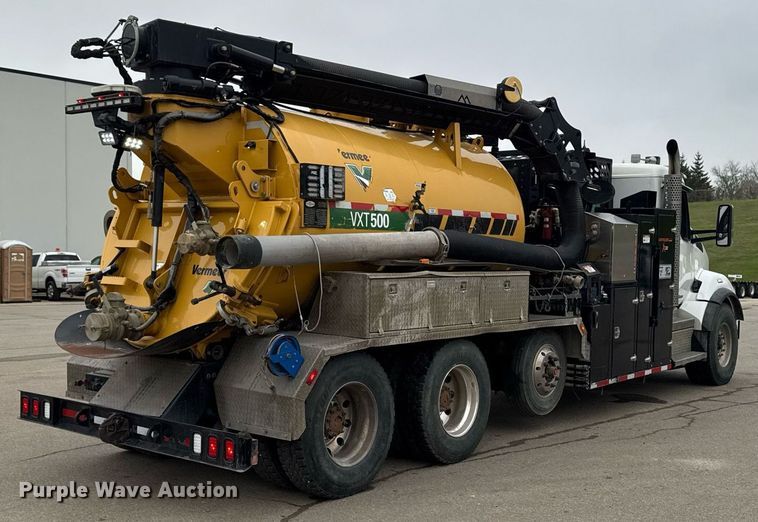 image for item DT0713 2021 Kenworth T880 hydrovac truck