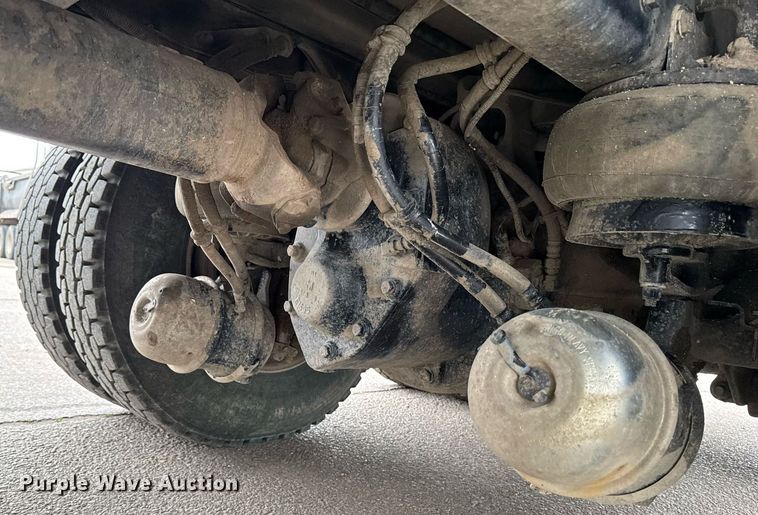 image for item DT0713 2021 Kenworth T880 hydrovac truck