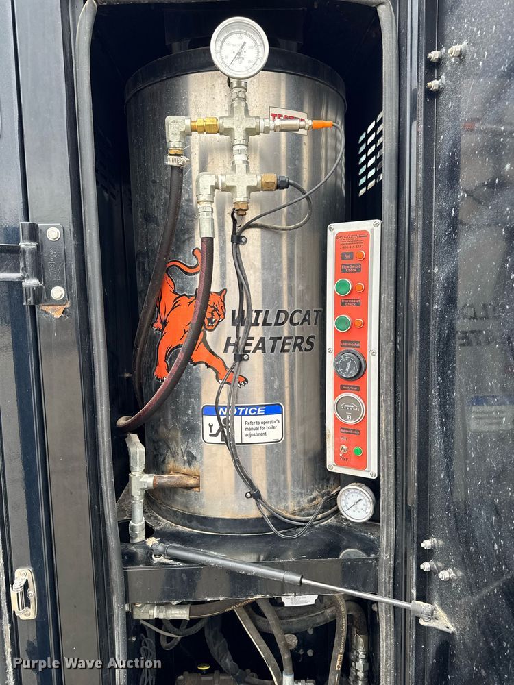 image for item DT0713 2021 Kenworth T880 hydrovac truck