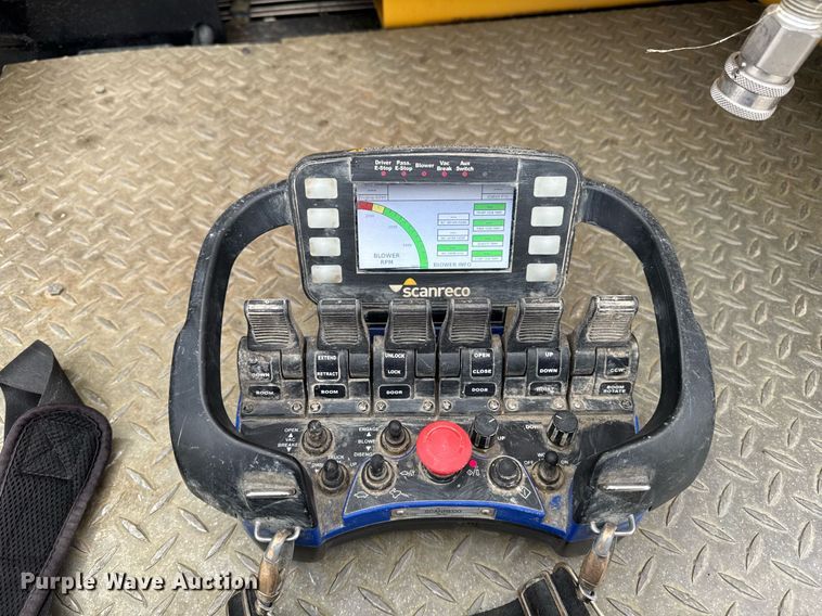 image for item DT0713 2021 Kenworth T880 hydrovac truck