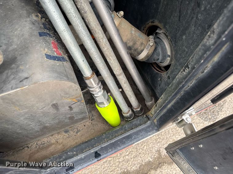 image for item DT0713 2021 Kenworth T880 hydrovac truck