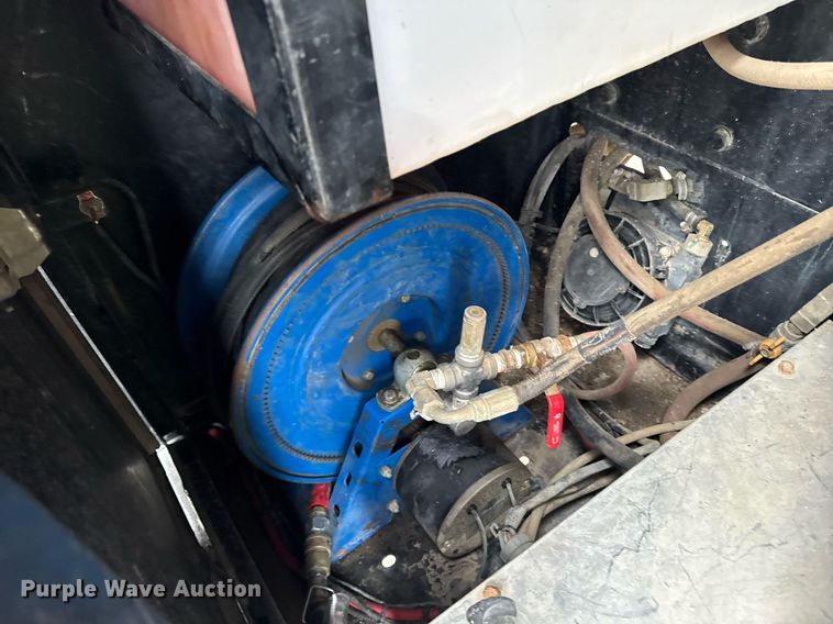 image for item DT0713 2021 Kenworth T880 hydrovac truck