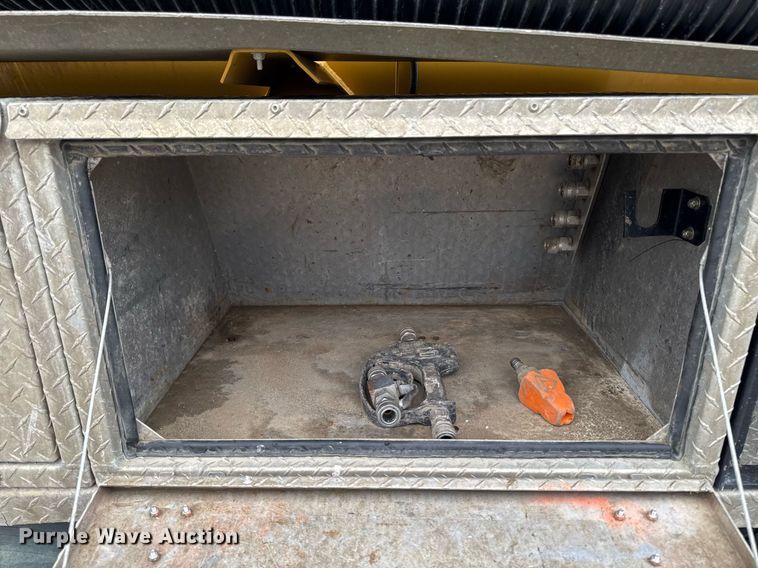 image for item DT0713 2021 Kenworth T880 hydrovac truck