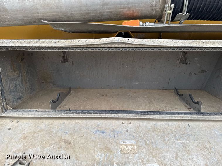 image for item DT0713 2021 Kenworth T880 hydrovac truck