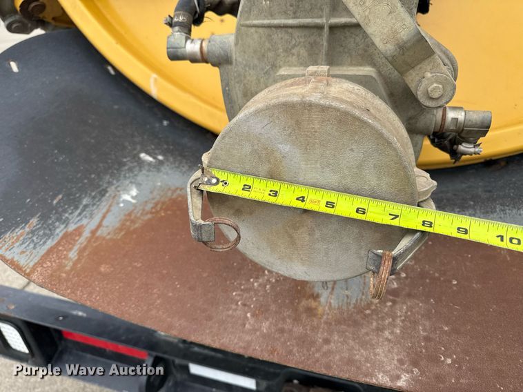 image for item DT0713 2021 Kenworth T880 hydrovac truck