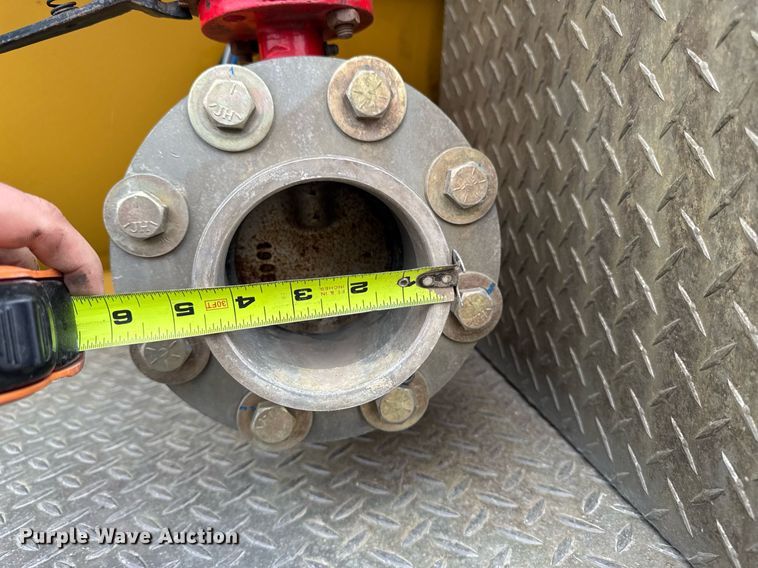 image for item DT0713 2021 Kenworth T880 hydrovac truck