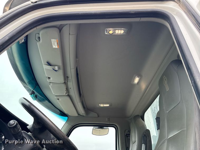 image for item DT0713 2021 Kenworth T880 hydrovac truck