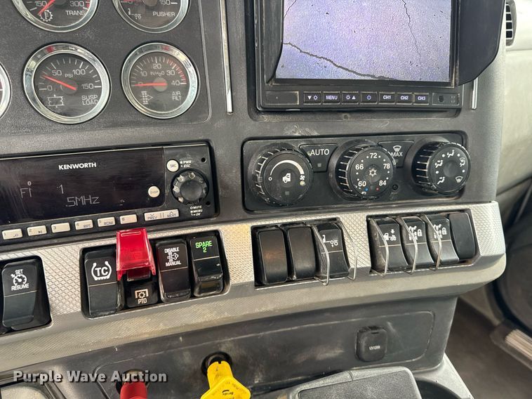 image for item DT0713 2021 Kenworth T880 hydrovac truck