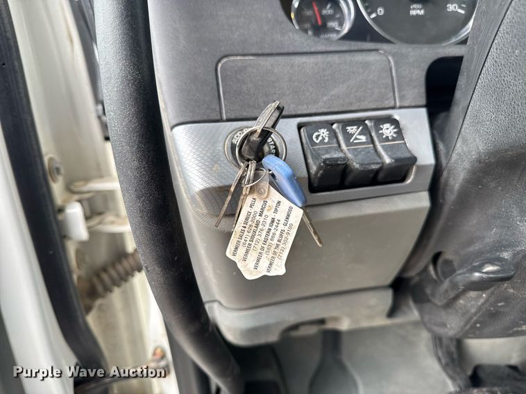 image for item DT0713 2021 Kenworth T880 hydrovac truck