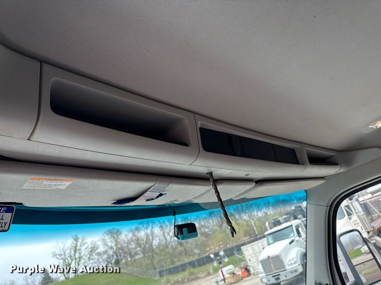 image for item DT0713 2021 Kenworth T880 hydrovac truck