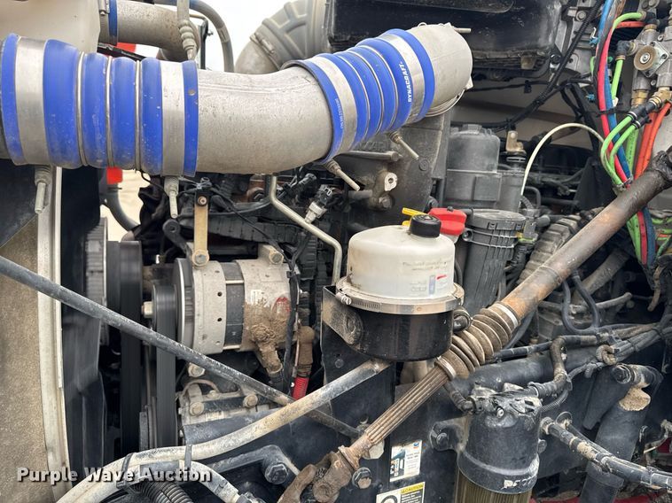 image for item DT0713 2021 Kenworth T880 hydrovac truck