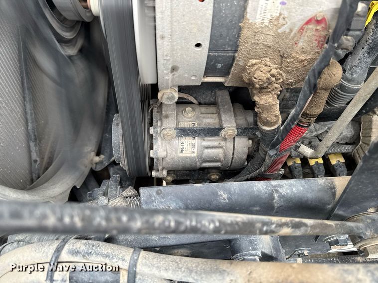 image for item DT0713 2021 Kenworth T880 hydrovac truck