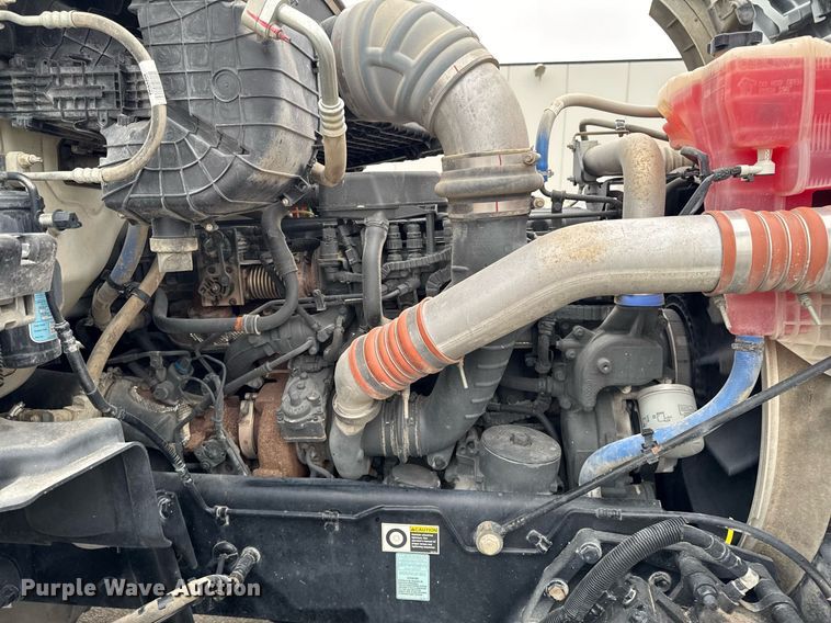 image for item DT0713 2021 Kenworth T880 hydrovac truck