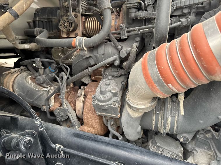 image for item DT0713 2021 Kenworth T880 hydrovac truck