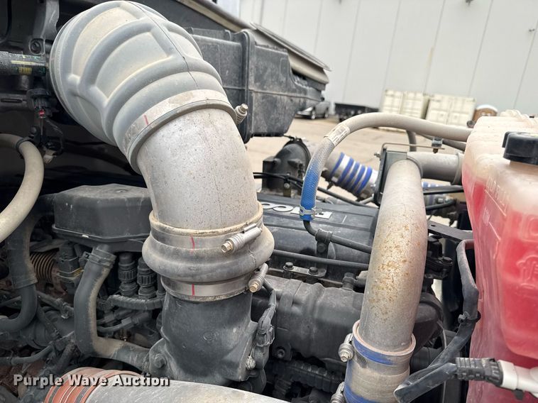 image for item DT0713 2021 Kenworth T880 hydrovac truck