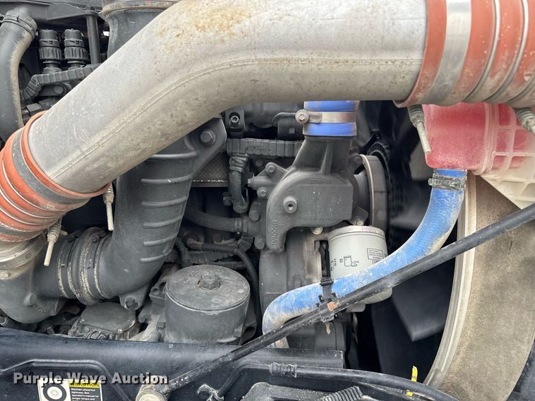 image for item DT0713 2021 Kenworth T880 hydrovac truck