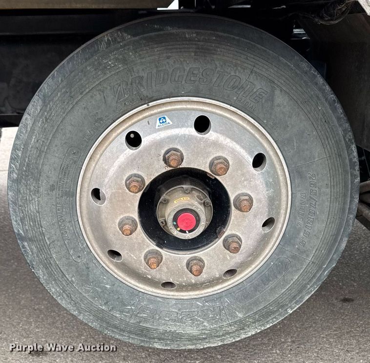 image for item DT0713 2021 Kenworth T880 hydrovac truck