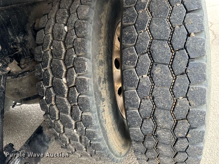 image for item DT0713 2021 Kenworth T880 hydrovac truck