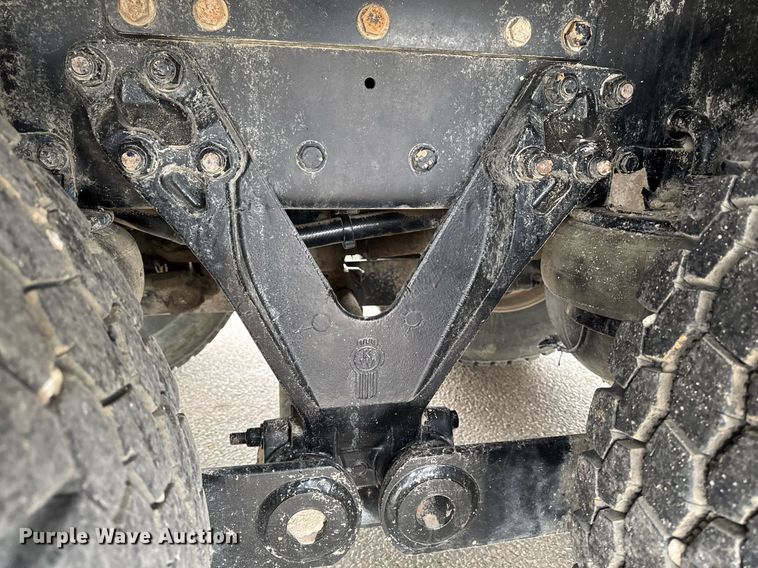 image for item DT0713 2021 Kenworth T880 hydrovac truck