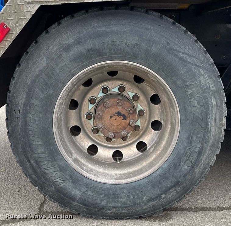 image for item DT0713 2021 Kenworth T880 hydrovac truck