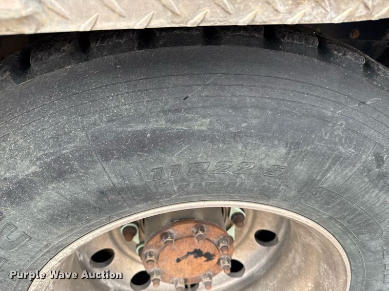 image for item DT0713 2021 Kenworth T880 hydrovac truck