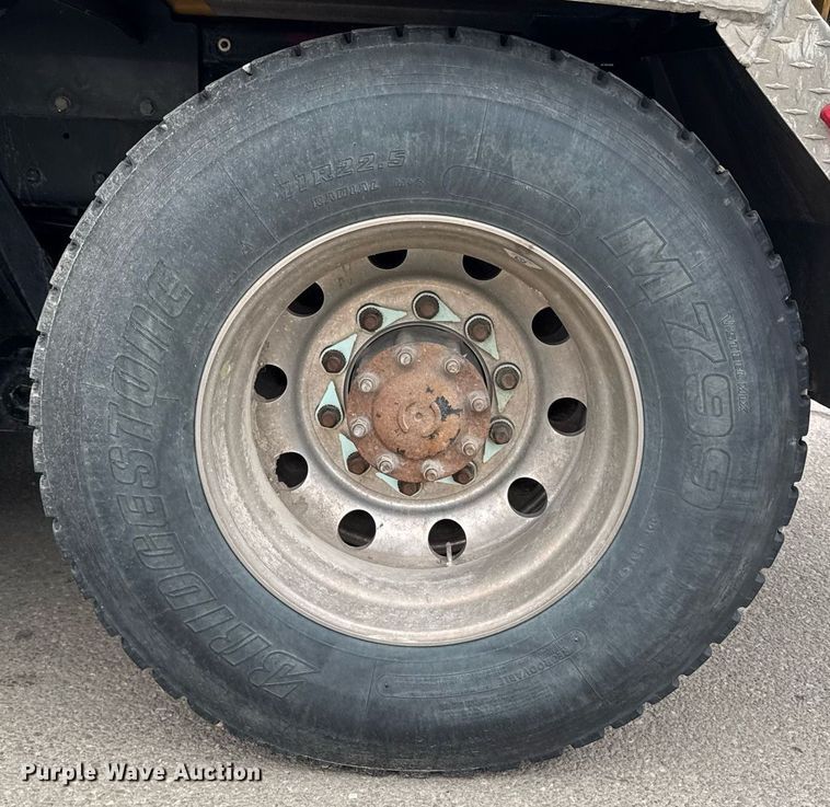 image for item DT0713 2021 Kenworth T880 hydrovac truck