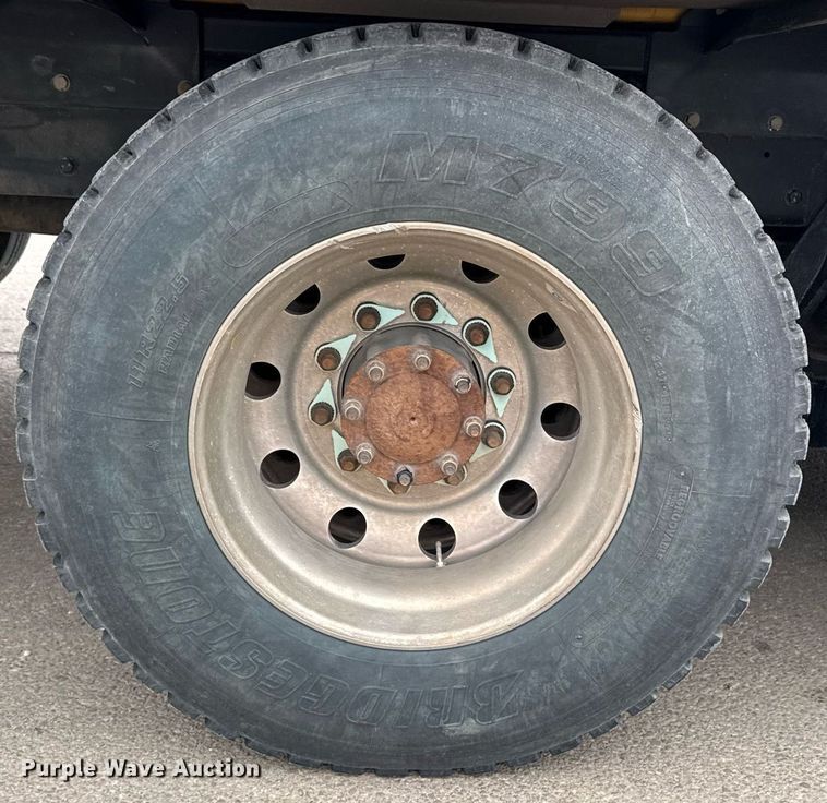 image for item DT0713 2021 Kenworth T880 hydrovac truck