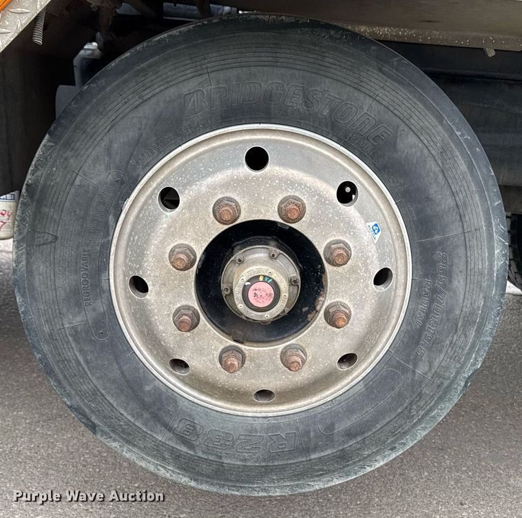 image for item DT0713 2021 Kenworth T880 hydrovac truck