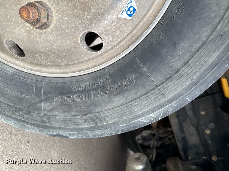 image for item DT0713 2021 Kenworth T880 hydrovac truck