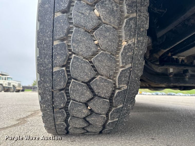 image for item DT0713 2021 Kenworth T880 hydrovac truck