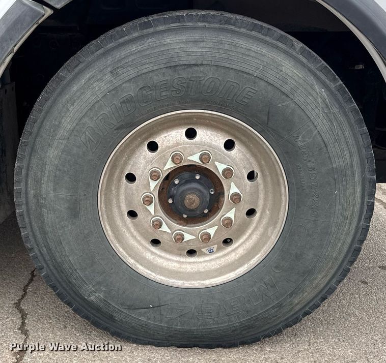 image for item DT0713 2021 Kenworth T880 hydrovac truck