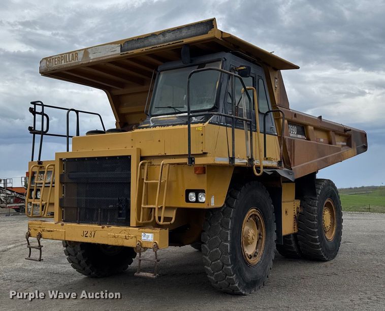 image for item DT0740 1997 Caterpillar 769D haul truck