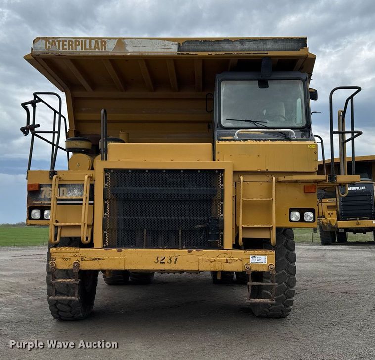 image for item DT0740 1997 Caterpillar 769D haul truck