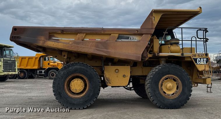 image for item DT0740 1997 Caterpillar 769D haul truck