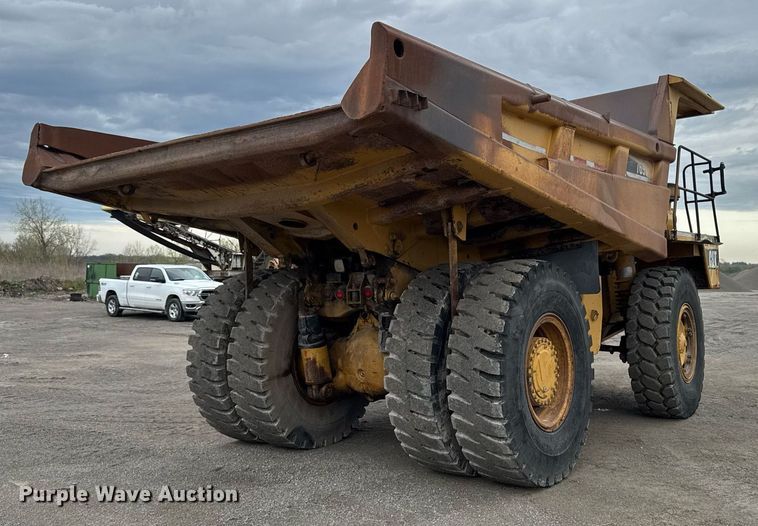 image for item DT0740 1997 Caterpillar 769D haul truck