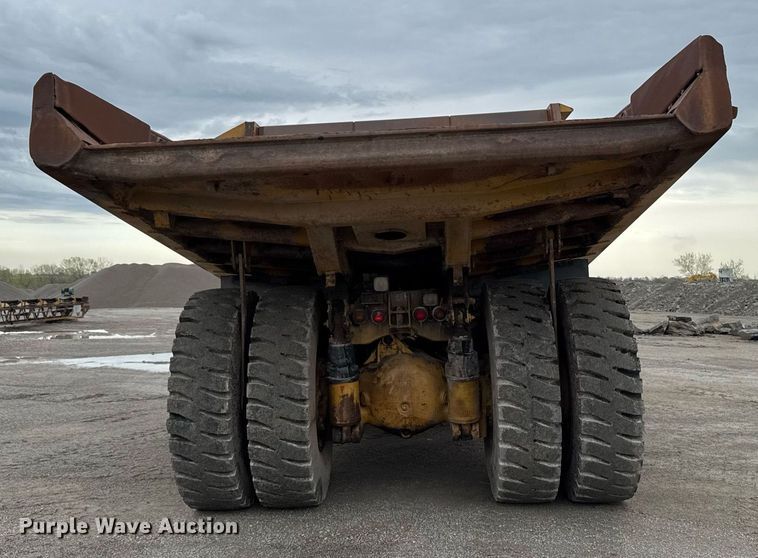 image for item DT0740 1997 Caterpillar 769D haul truck