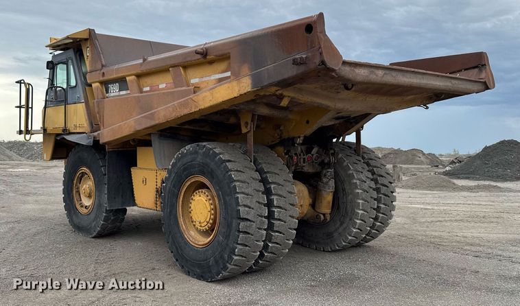 image for item DT0740 1997 Caterpillar 769D haul truck