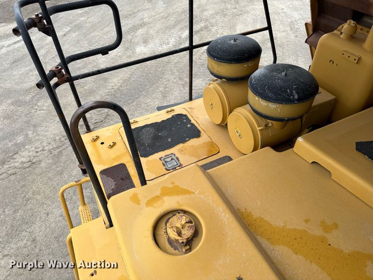 image for item DT0740 1997 Caterpillar 769D haul truck