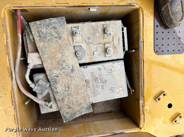 image for item DT0740 1997 Caterpillar 769D haul truck