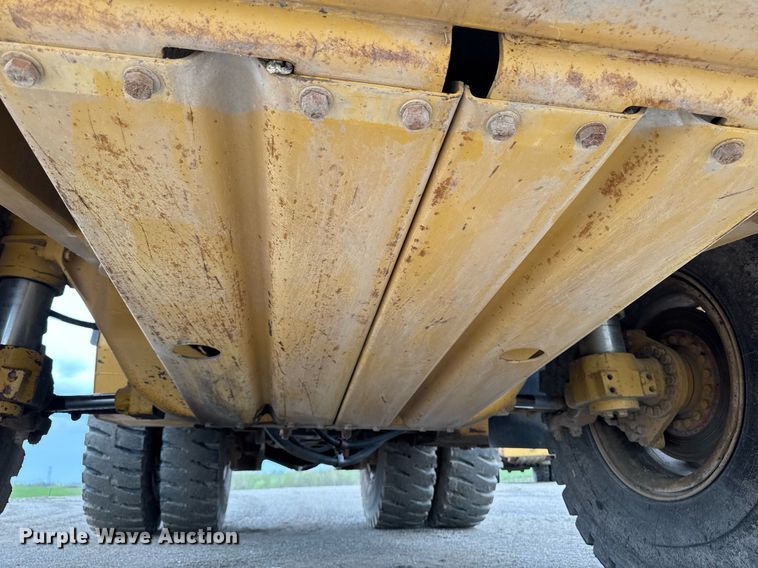 image for item DT0740 1997 Caterpillar 769D haul truck