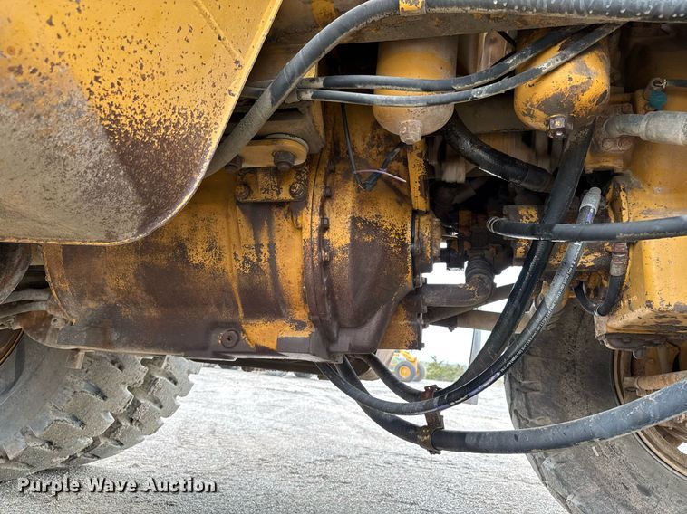 image for item DT0740 1997 Caterpillar 769D haul truck