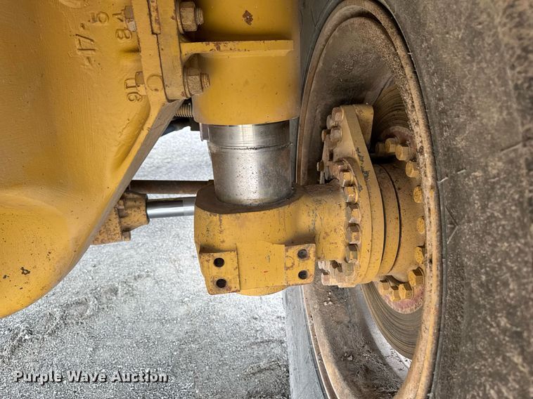 image for item DT0740 1997 Caterpillar 769D haul truck