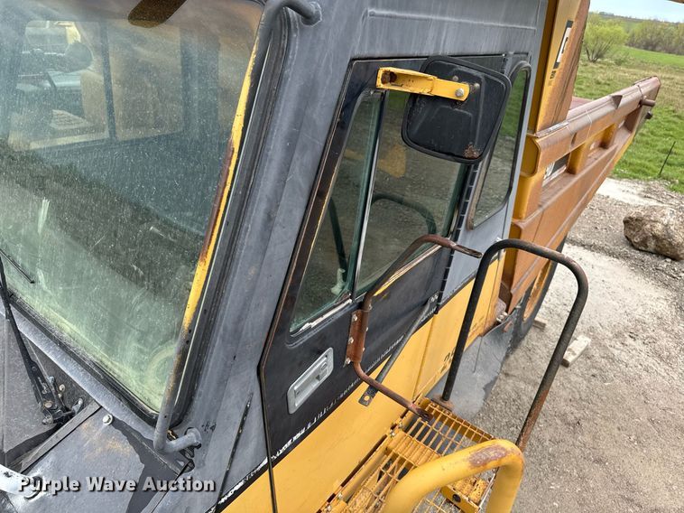 image for item DT0740 1997 Caterpillar 769D haul truck