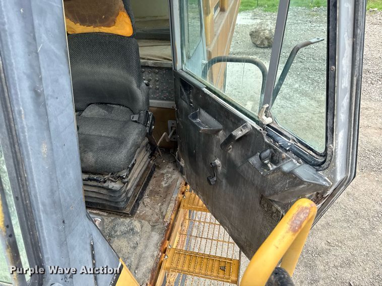 image for item DT0740 1997 Caterpillar 769D haul truck