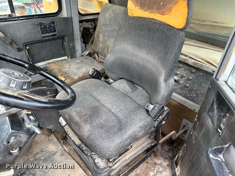 image for item DT0740 1997 Caterpillar 769D haul truck