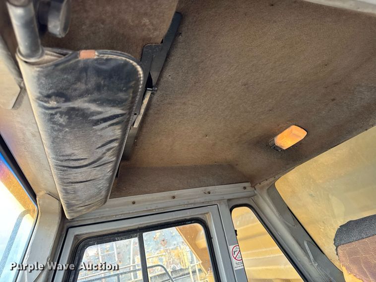 image for item DT0740 1997 Caterpillar 769D haul truck