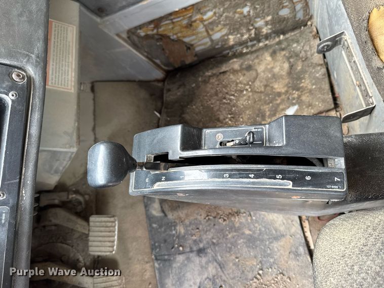 image for item DT0740 1997 Caterpillar 769D haul truck