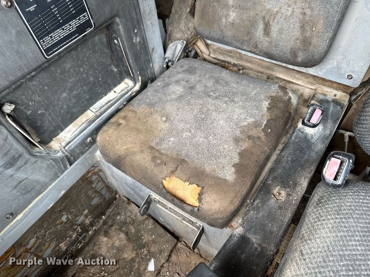 image for item DT0740 1997 Caterpillar 769D haul truck