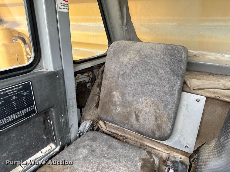 image for item DT0740 1997 Caterpillar 769D haul truck