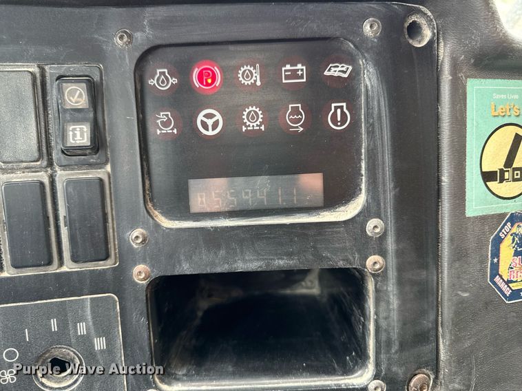 image for item DT0740 1997 Caterpillar 769D haul truck